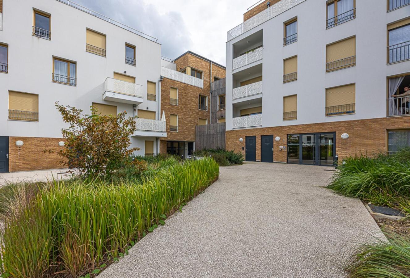Studio Entre Paris & Disneyland Noisy-le-Grand Exterior foto